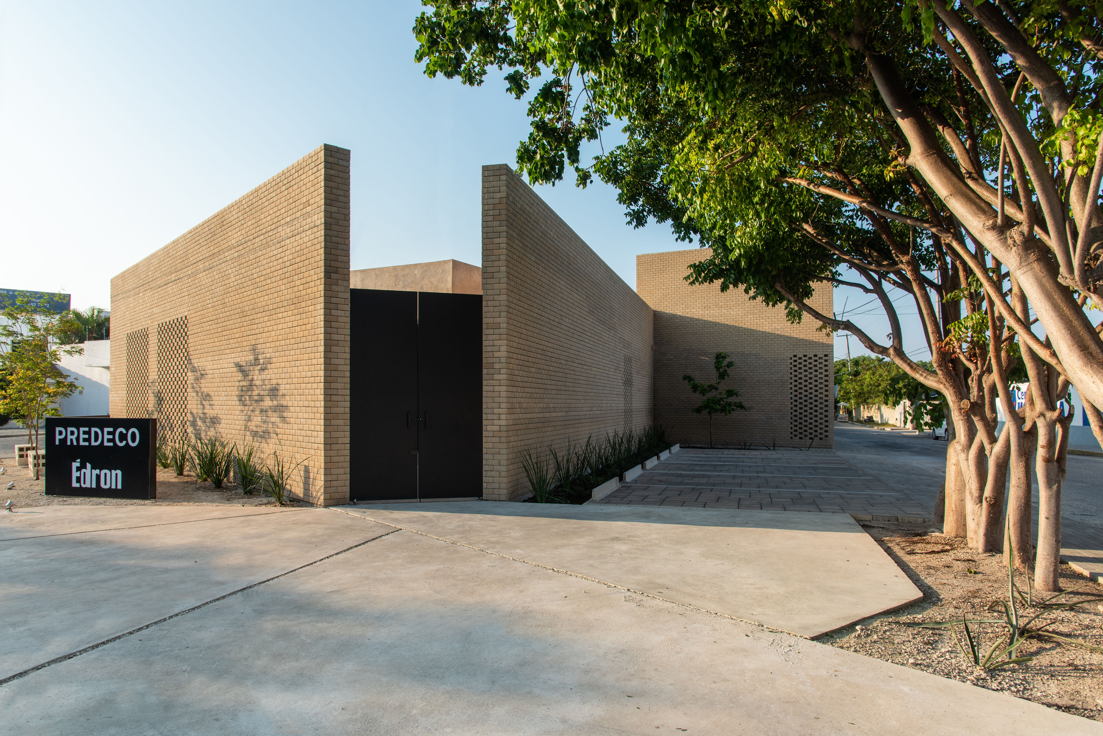 Edron fachada